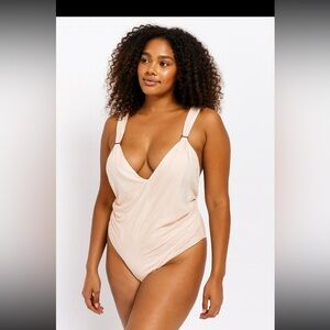 NEW|Bodysuit|Feminine silhouette| Night Out|Bust flattering|Layering|Pink Peach